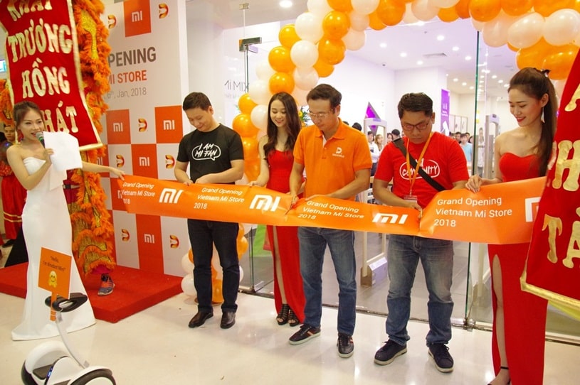 Event khai trương cửa hàng, bán điện thoại linh kiện điện tử Xiaomi