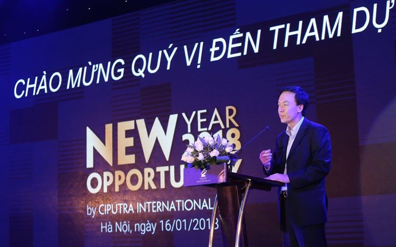 Đại diện đơn vị tổ chức hội thảo bất động sản lên phát biểu