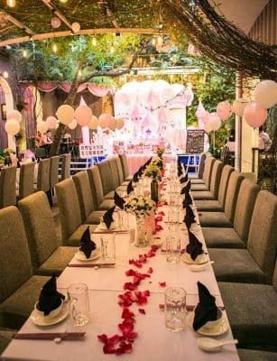 Sự kết hợp hoàn hảo giữa không gian, âm thanh và ánh sáng của buổi tiệc sinh nhật.