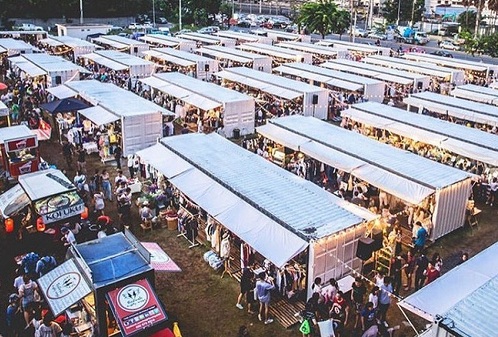 Hội chợ ngoài trời vừa rộng rãi vừa phong phú