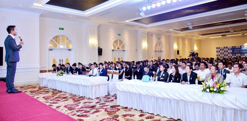 Tổ chức sự kiện tại Vĩnh Phúc với nhân sự Mc duyên dáng dẫn chương trình hội nghị