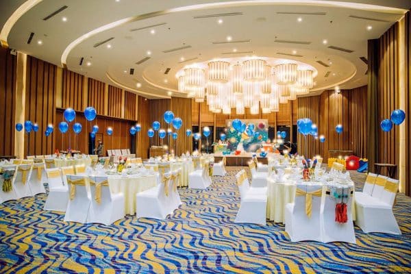 Tổ chức sinh nhật cho bé