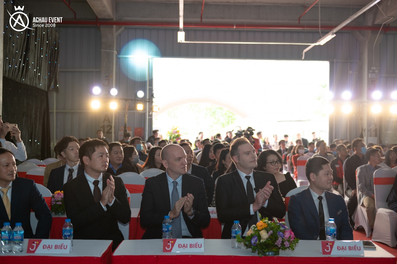 Đại sứ thương hiệu Kyo York cùng các khách mời đại biểu tại buổi lễ