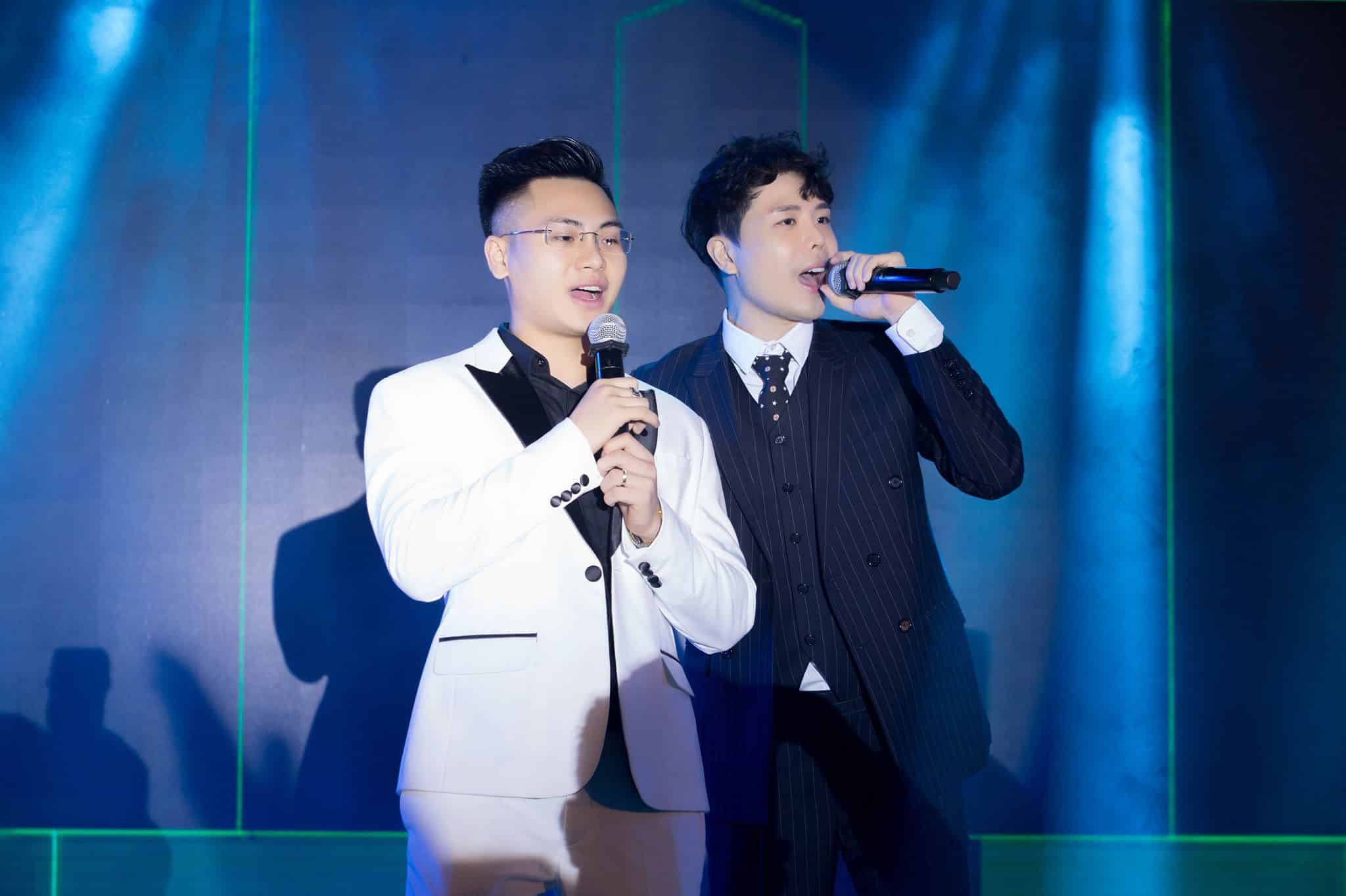 Trịnh Thăng Bình biểu diễn tại sự kiện Year end Party