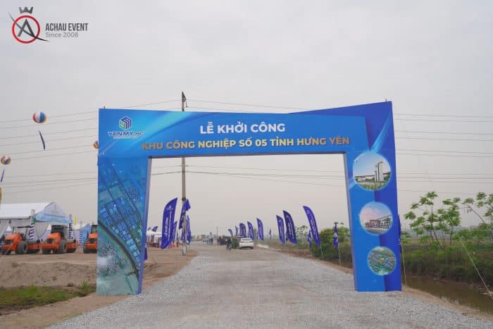 Cổng chào của Lễ khởi công khu công số 05 tỉnh Hưng Yên